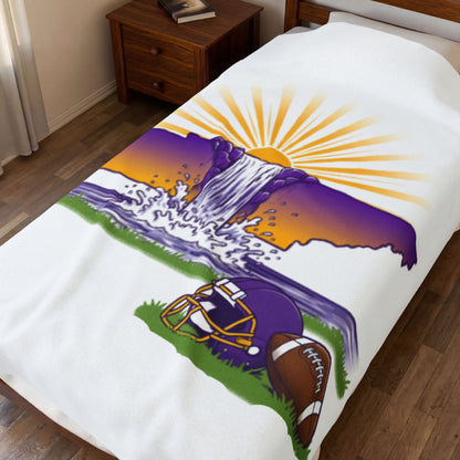Soft Velvet Blanket with Scenic Design, Cozy Throw for Home Decor, Perfect Gift for Celebrations, Football, and Nature Enthusiasts